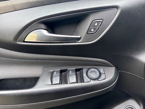 Certified 2024 Buick Envista Sport Touring w/ Convenience I Package FWD image 18