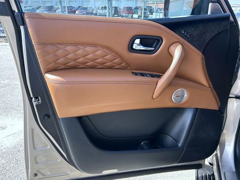 Used 2022 INFINITI QX80 Sensory w/ All-Season Package image 9