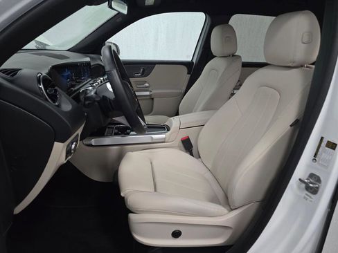 Certified 2025 Mercedes-Benz GLB 250 4MATIC image 13