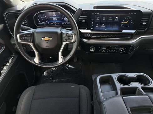 Used 2023 Chevrolet Silverado 1500 LT AWD/4WD image 10