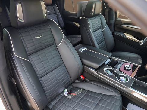 Used 2025 Cadillac Escalade V w/ LPO, ONYX Package AWD/4WD image 62