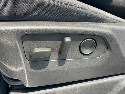 New 2025 GMC Sierra 1500 Elevation image 11