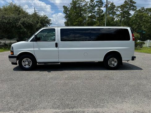 Used 2019 Chevrolet Express 3500 LT w/ LT Preferred Equipment Group RWD image 3
