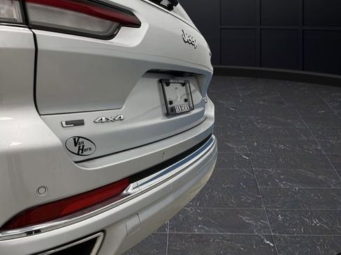 Used 2021 Jeep Grand Cherokee L Overland image 39