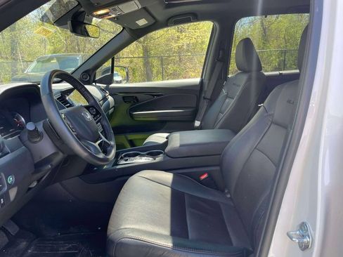 Certified 2025 Honda Passport Black Edition image 14