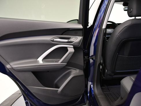 Certified 2025 Audi Q5 Premium w/ Convenience Package image 36