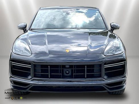 Used 2022 Porsche Cayenne Turbo GT image 3