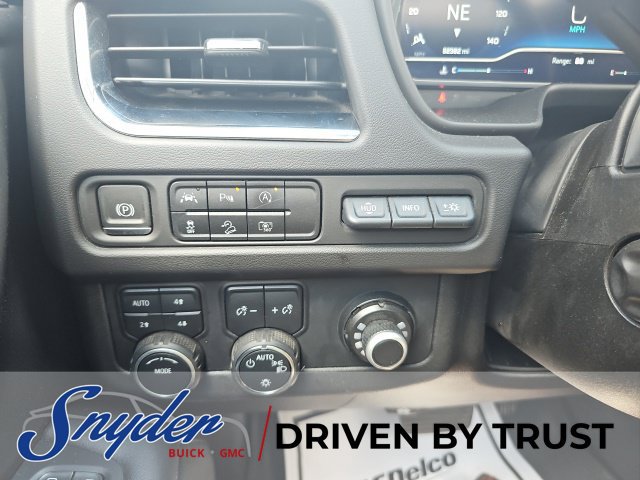 Used 2023 Chevrolet Suburban High Country AWD/4WD image 17