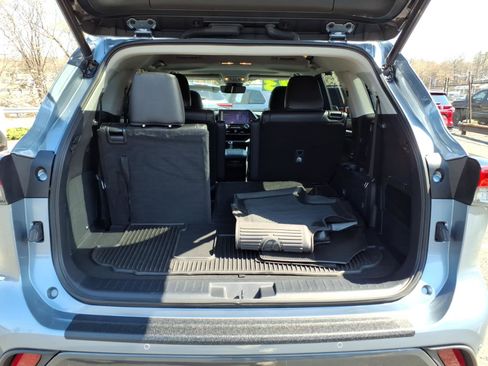 Used 2023 Toyota Highlander Limited AWD/4WD image 11