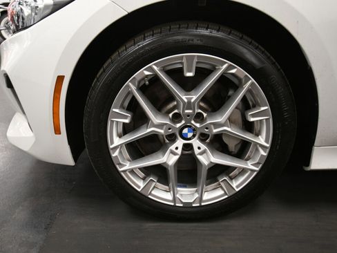 Used 2025 BMW 330i xDrive Sedan AWD/4WD image 33