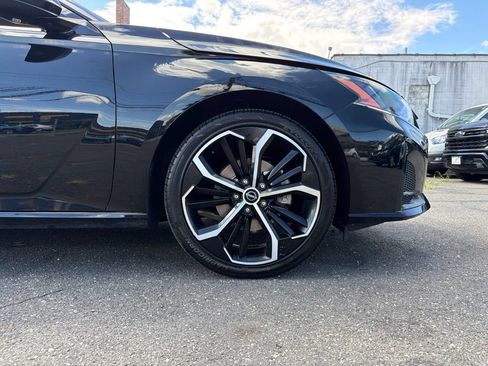 Used 2024 Nissan Altima 2.5 SR FWD image 14
