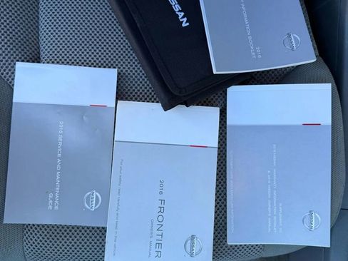 Used 2016 Nissan Frontier SV image 24