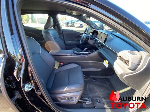 New 2026 Toyota Crown Platinum AWD/4WD image 9