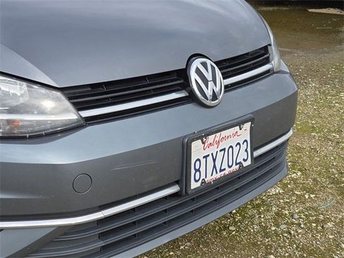 Used 2019 Volkswagen Golf SE image 5