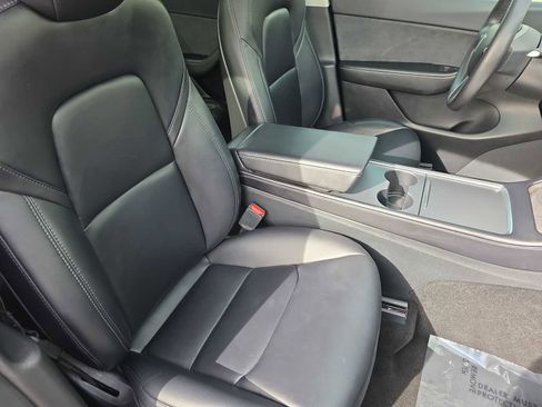 Used 2021 Tesla Model Y Long Range image 17