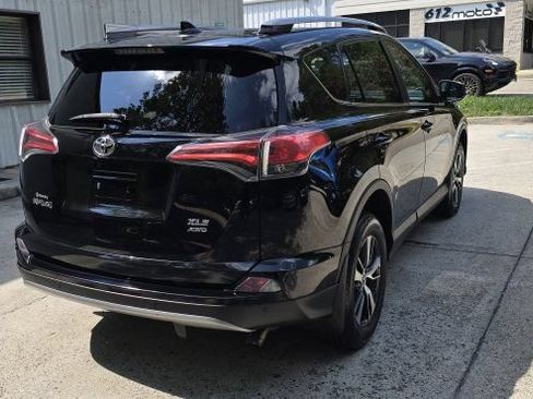 Used 2017 Toyota RAV4 XLE AWD/4WD image 5