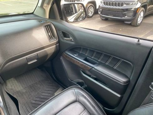 Used 2022 GMC Canyon Denali image 36