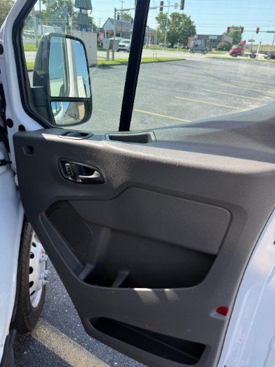 Used 2022 Ford Transit 350 DRW RWD image 25