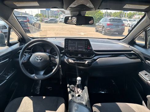 Used 2019 Toyota C-HR LE FWD image 11