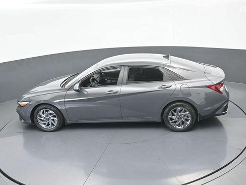 Used 2024 Hyundai Elantra SEL FWD image 44