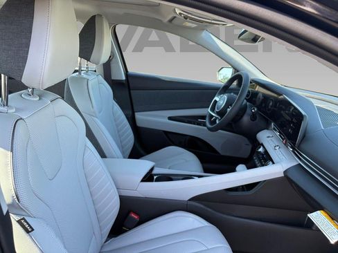 New 2026 Hyundai Elantra Limited FWD image 40