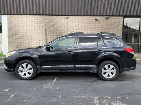 Used 2010 Subaru Outback 3.6R Limited AWD/4WD image 2