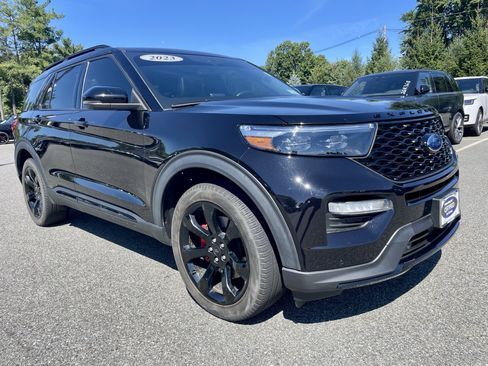 Used 2023 Ford Explorer ST w/ Equipment Group 401A AWD/4WD image 3
