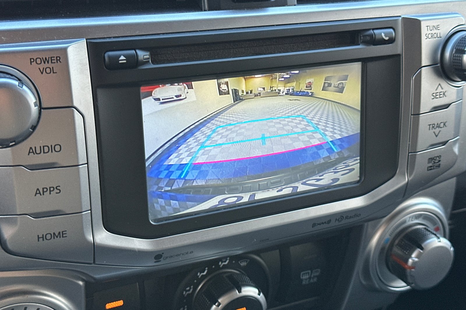 Used 2018 Toyota 4Runner SR5 AWD/4WD image 28