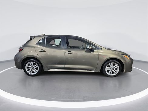 Used 2020 Toyota Corolla SE image 2