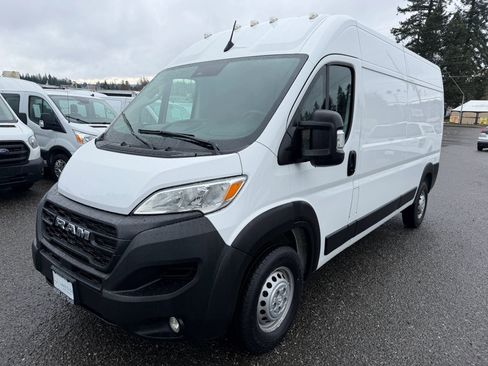 Used 2024 RAM ProMaster 2500 w/ Convenience Group image 1