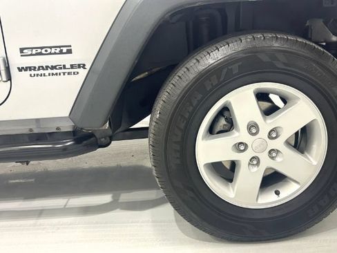 Used 2015 Jeep Wrangler Unlimited Sport w/ Quick Order Package 24S AWD/4WD image 7