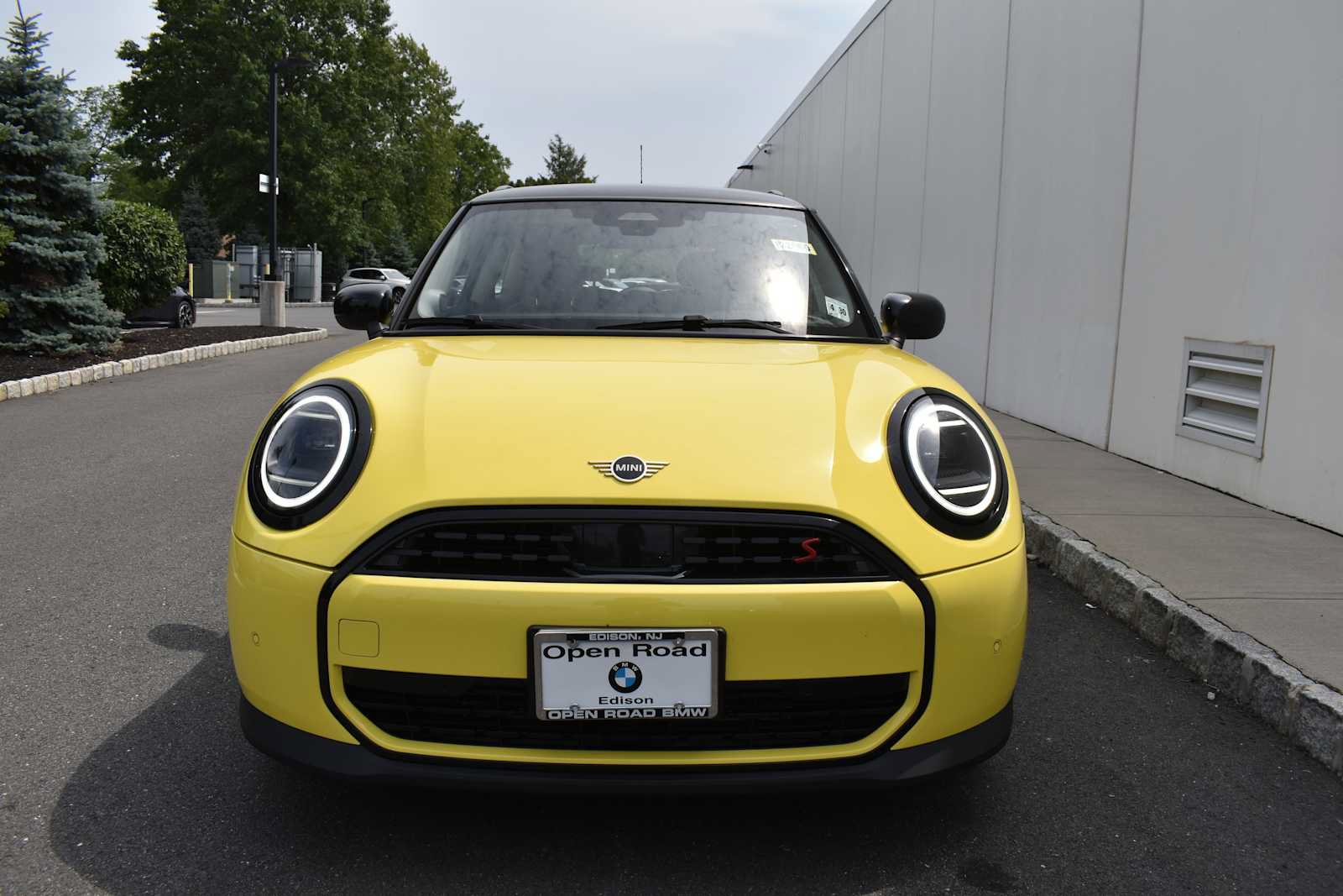 Used 2025 MINI Cooper S FWD image 2