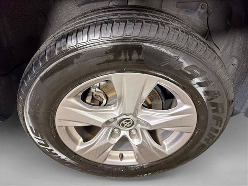 Used 2025 Toyota RAV4 XLE FWD image 17