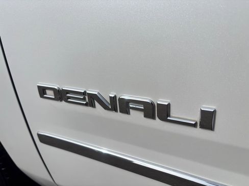 Used 2017 GMC Yukon Denali w/ Open Road Package image 12