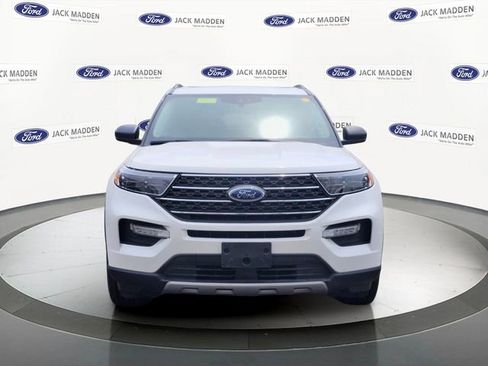 Certified 2022 Ford Explorer XLT w/ Equipment Group 202A AWD/4WD image 8