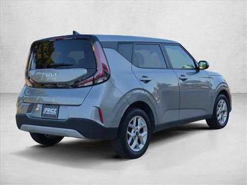 Used 2024 Kia Soul LX w/ Option Group 015 FWD image 5