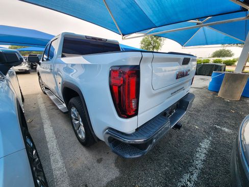 Used 2020 GMC Sierra 1500 SLT RWD image 3