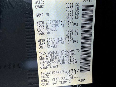 Used 2019 Nissan Titan SV image 34