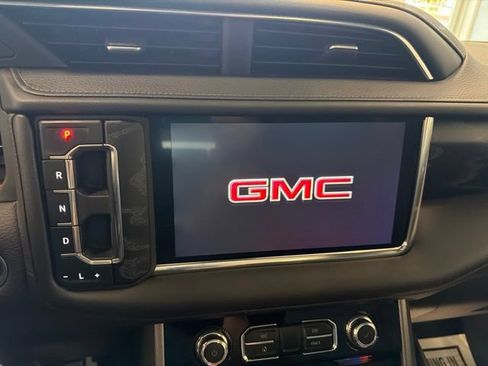 Used 2022 GMC Yukon Denali AWD/4WD image 32