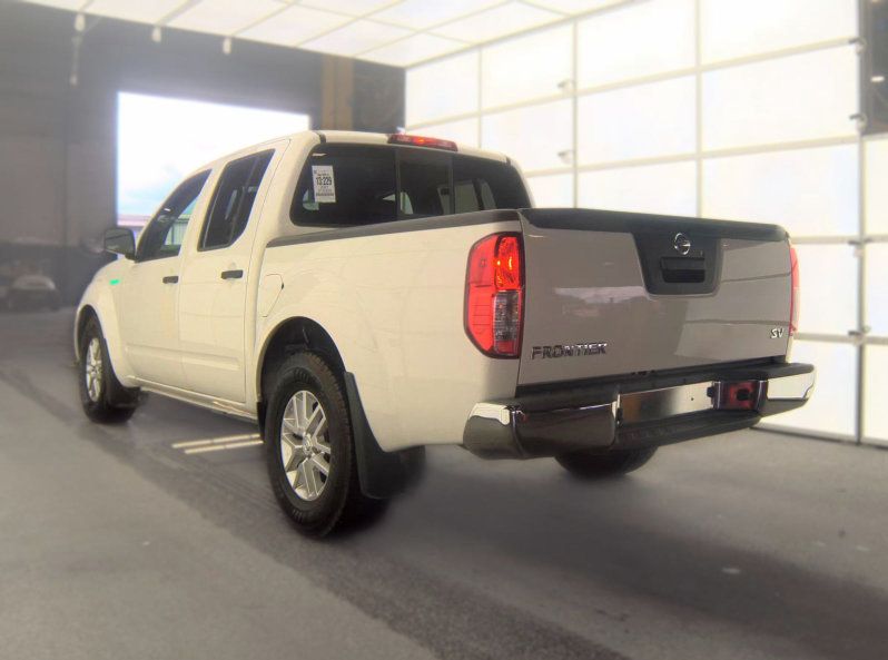 Used 2021 Nissan Frontier SV RWD image 4