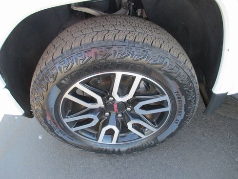Used 2021 GMC Sierra 1500 AT4 image 14
