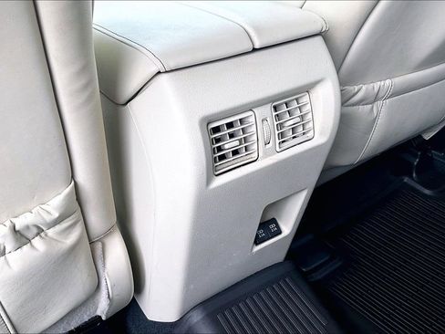 Used 2022 Lexus GX 460 460 w/ Accessory Package image 32