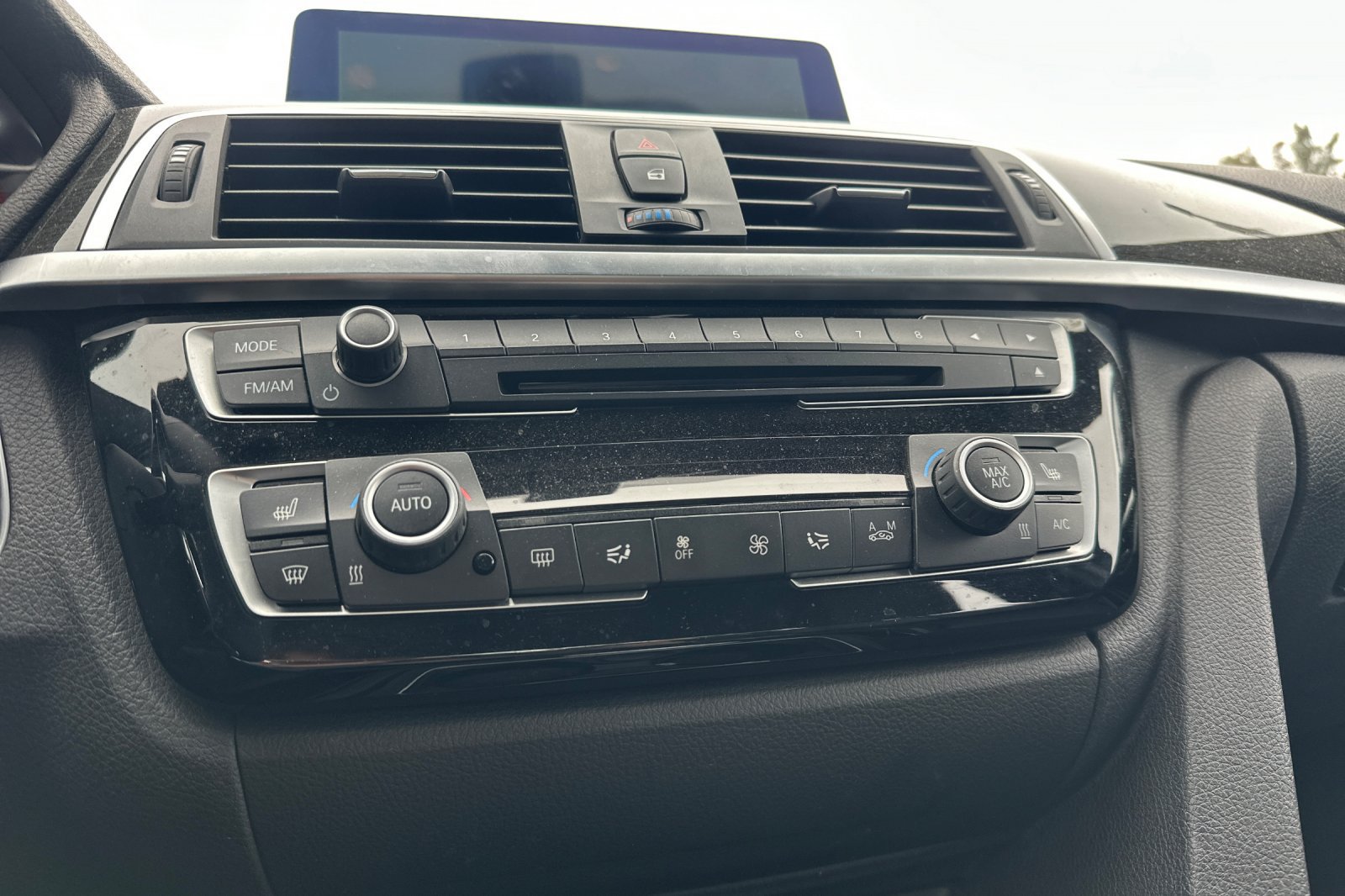 Used 2018 BMW 330i Sedan RWD image 27