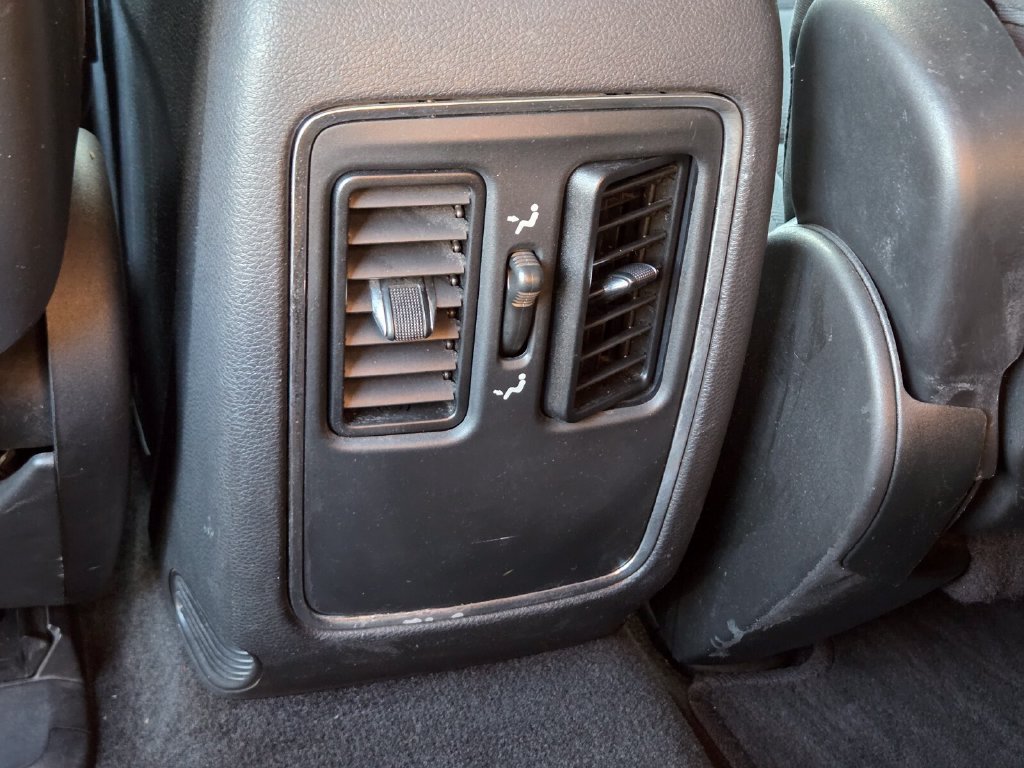 Used 2015 Jeep Grand Cherokee Laredo AWD/4WD image 15
