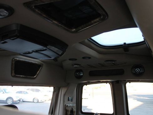 Used 2006 Chevrolet Express 1500 RWD image 33