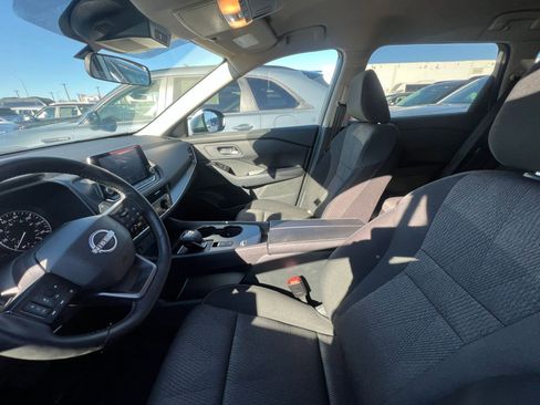 Used 2025 Nissan Rogue SV FWD image 27