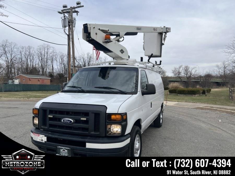 Used 2014 Ford E-350 and Econoline 350 Super Duty w/ Power Group RWD image 4