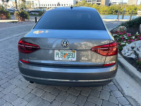 Used 2017 Volkswagen Passat 1.8T S image 5