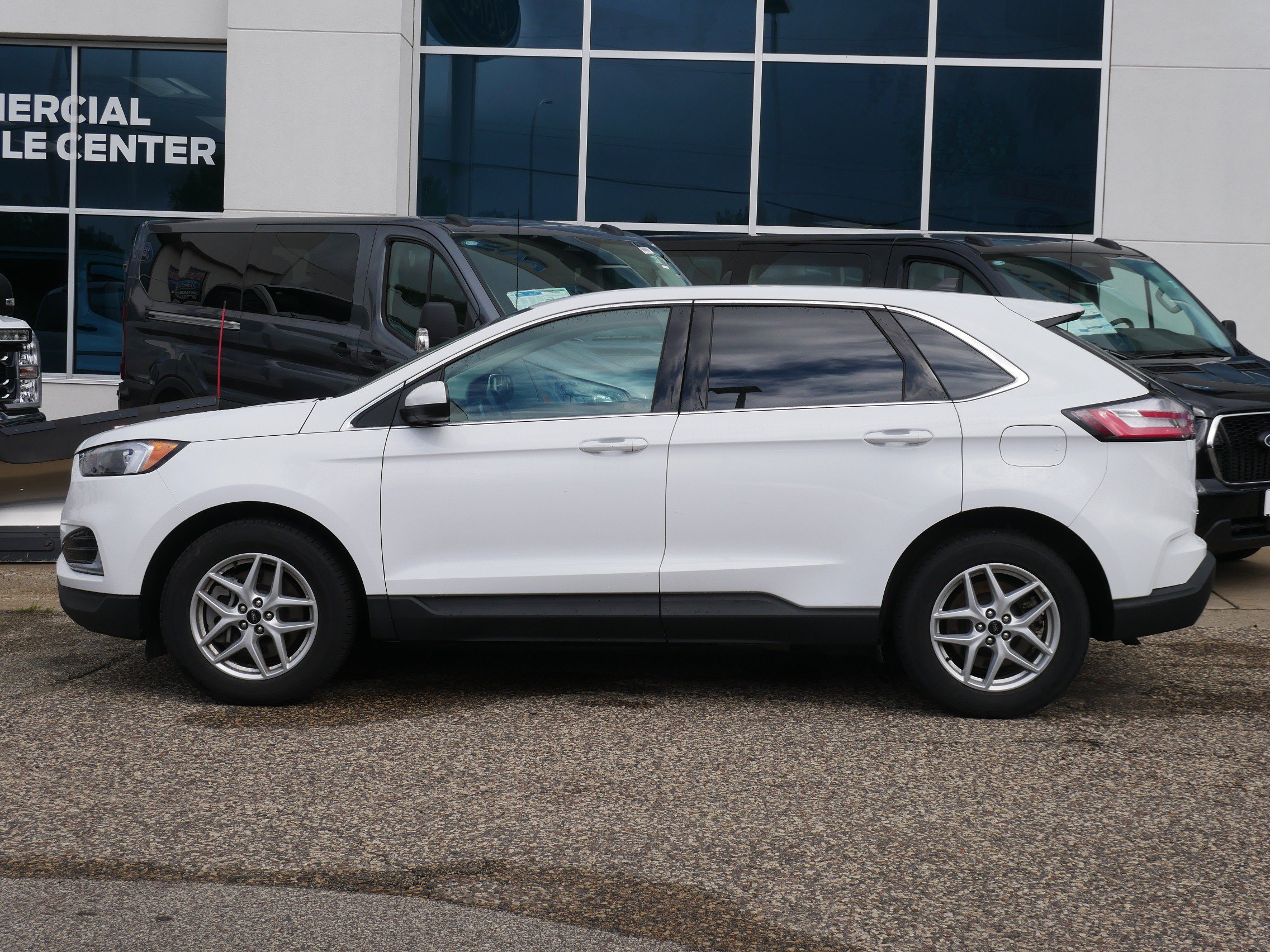 Used 2024 Ford Edge SEL AWD/4WD image 26