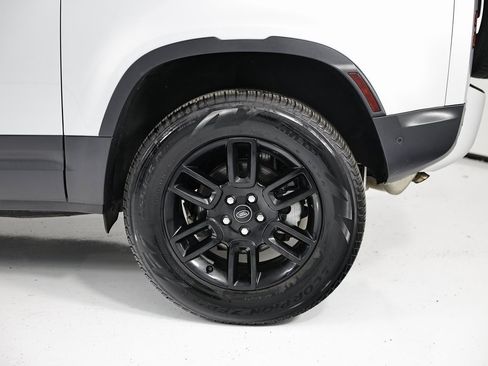 Used 2023 Land Rover Defender 90 S image 7